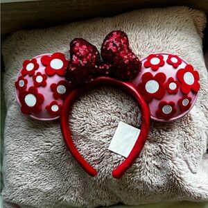 Disney Parks 2025 sequin valentines minnie ears